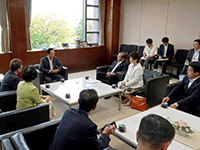 常総市議会及び守谷市議会より要望を受ける小川議長