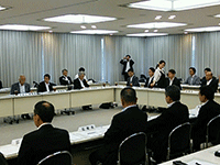 「全国都道府県議会議長会各委員会」に出席